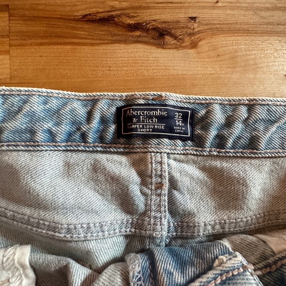 Embroidered white wash shorts